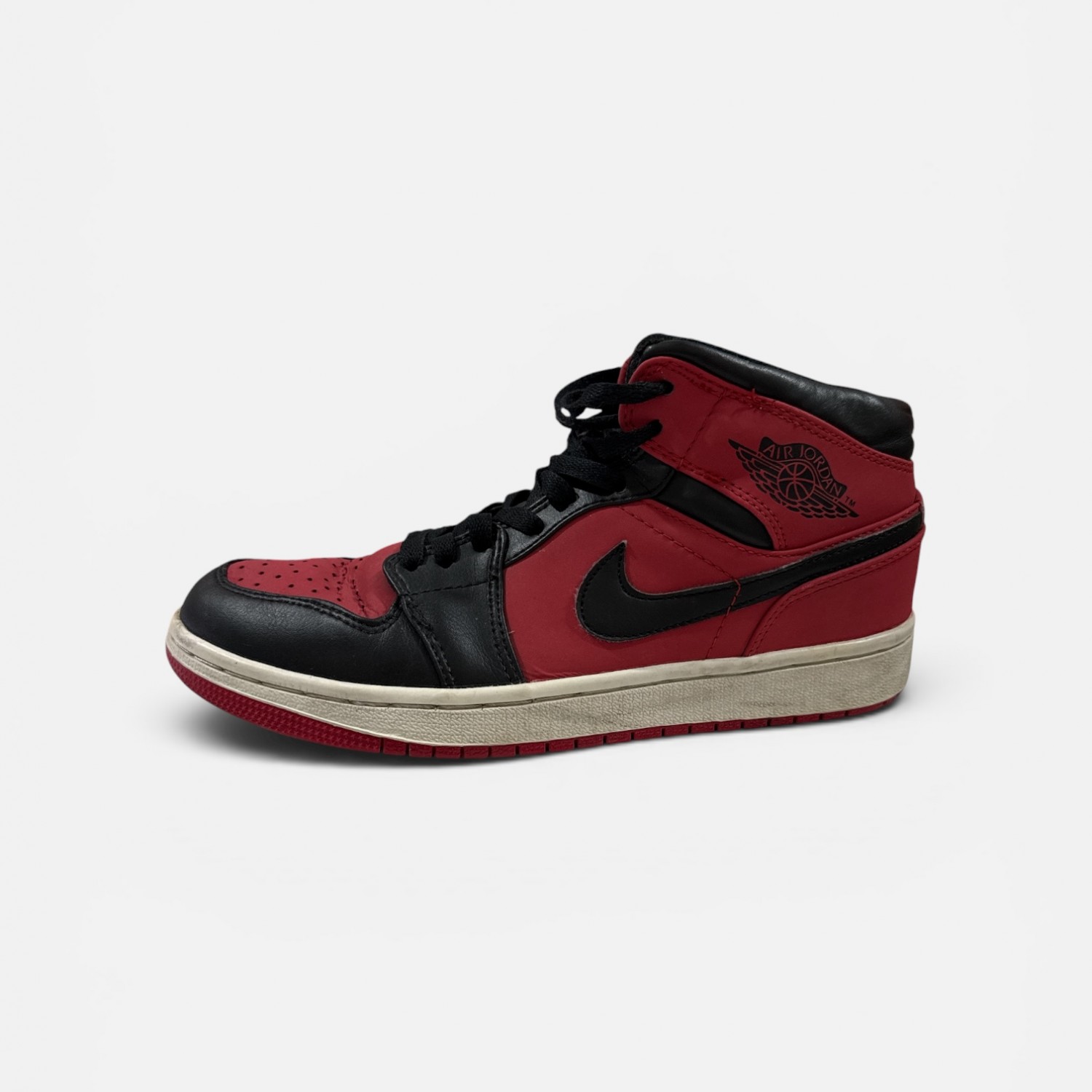 Air Jordan 1 High “Bred”